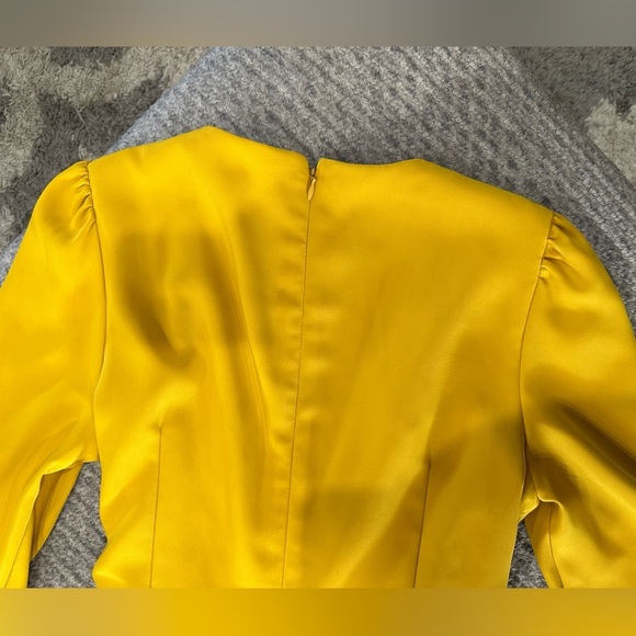 ANTONIO MELANI Gold Wide Leg Romper with Sash/Tie - Picture 5 of 8